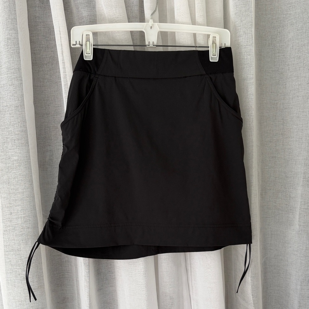 Columbia Athletic Black Mini Skirt with Built-In Panty – Size M